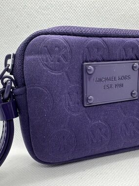 Michael Kors Purple Wristlet Zip Pouch (56)